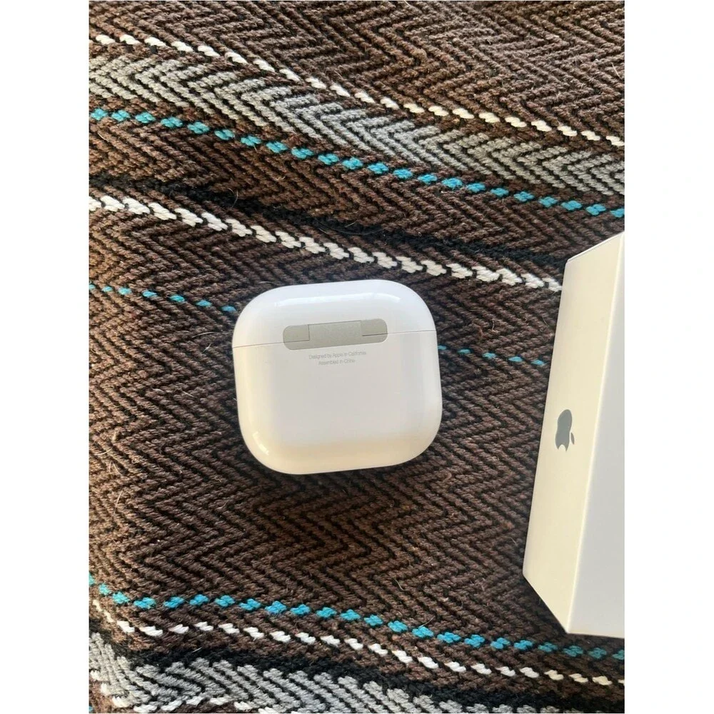 Apple AirPods 4 ANC Active Noise Cancellation USB-C With Box Bluetooth